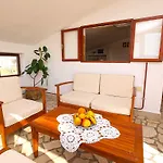 Munida 734