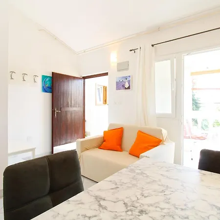 Munida 734 Apartman *