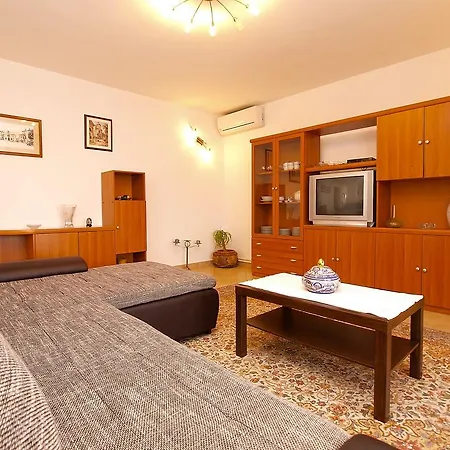 Munida 734 * Μεντουλίν