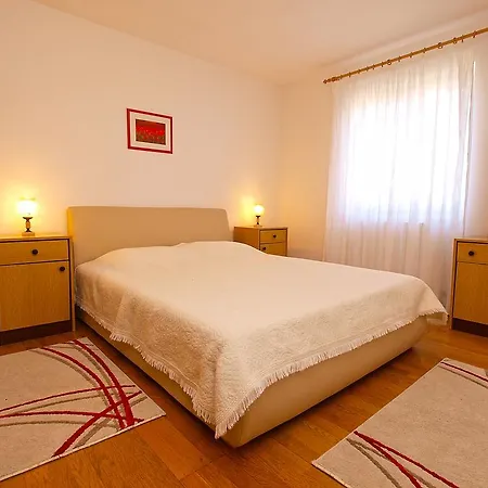 Munida 734 *