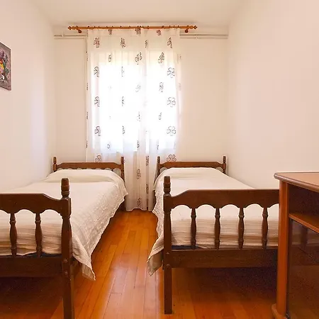 Apartament Munida 734 *